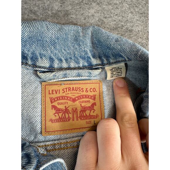 Y2K Levis Jean Jacket Women Large Blue Denim Button Up Trucker Grunge Streetwear - Picture 9 of 10